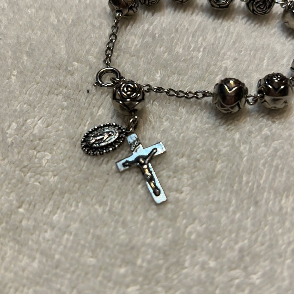 Silver Tone Rose Bead Bracelet religious - Picture 2 of 5